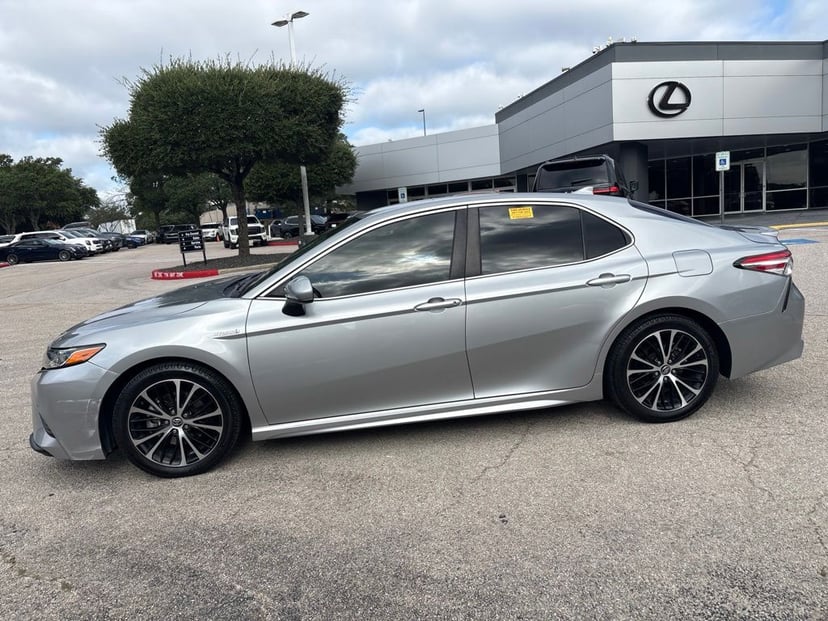 2020 Toyota Camry - Image 2