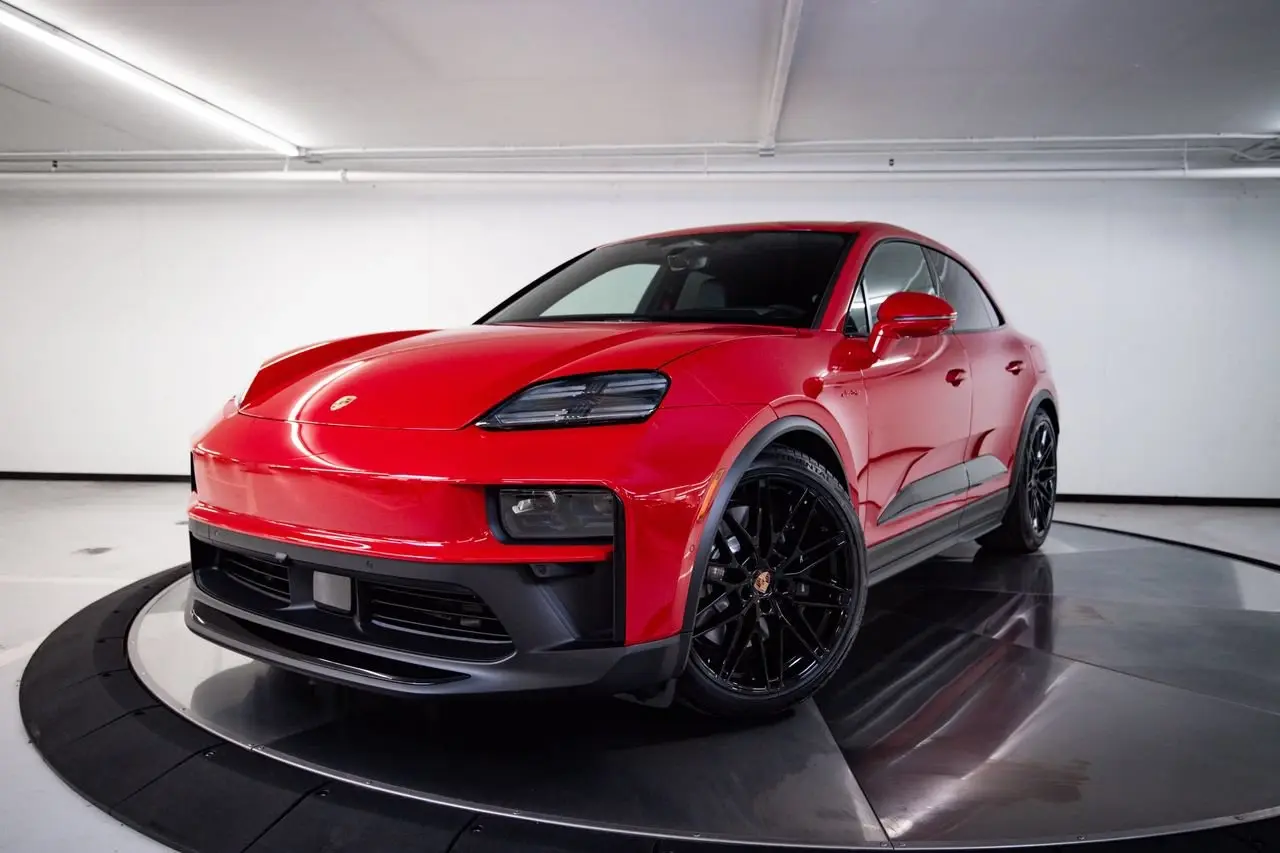 2026 Porsche Macan Electric - Image 1