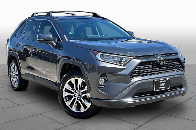 2019 Toyota RAV4 - Image 3