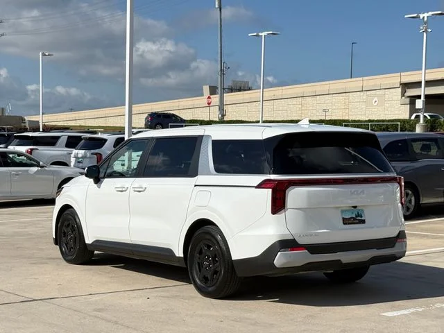 2026 Kia Carnival - Image 3