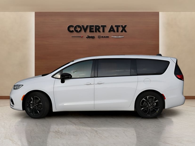 2026 Chrysler Pacifica - Image 2