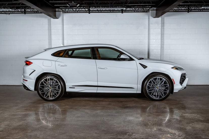 2026 Lamborghini URUS - Image 1