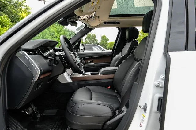 2026 Land Rover Range Rover - Image 3