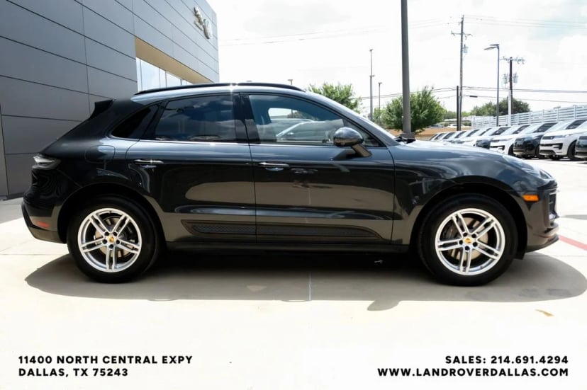 2022 Porsche Macan - Image 2