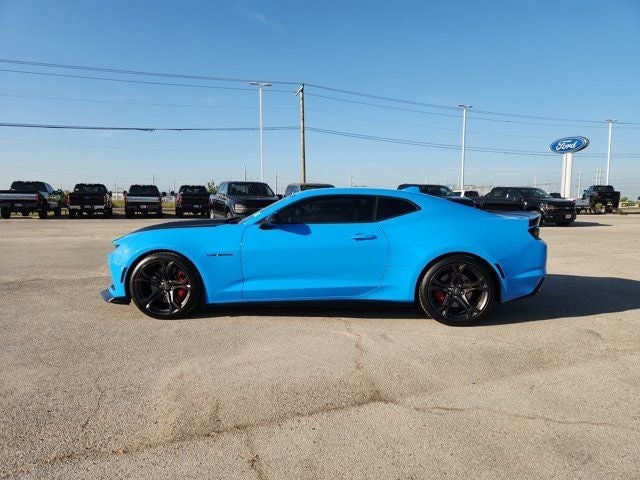 2022 Chevrolet Camaro - Image 3
