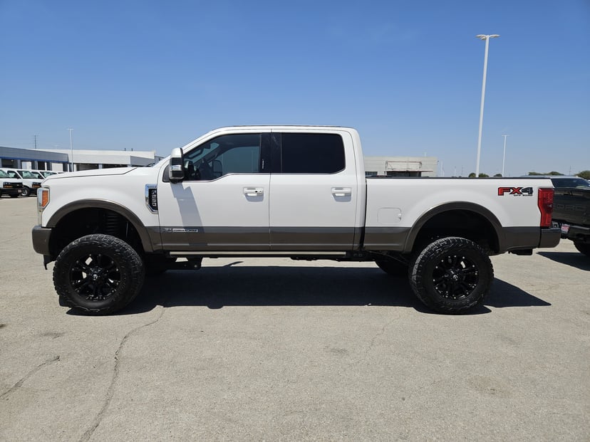 2017 Ford F-250 - Image 2