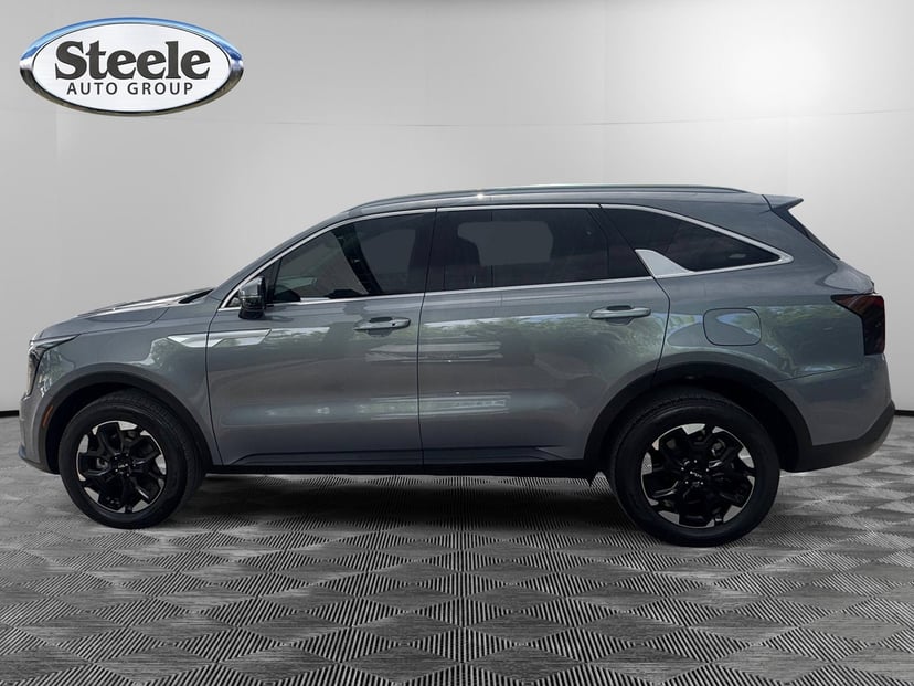 2025 Kia Sorento - Image 2