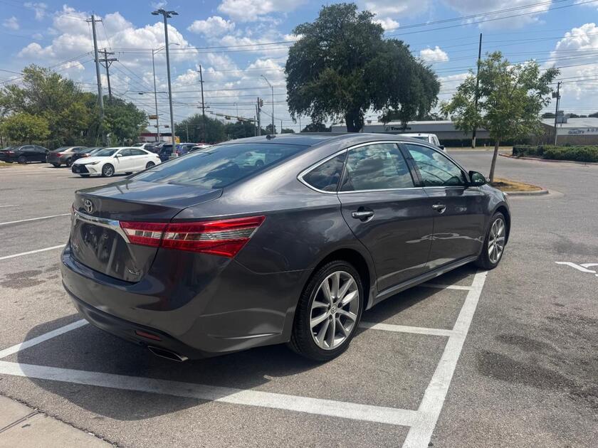 2015 Toyota Avalon - Image 3