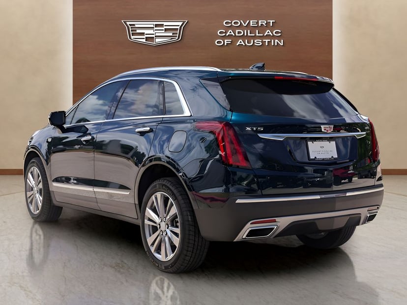 2026 Cadillac XT5 - Image 2
