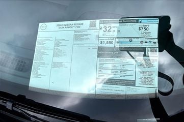 2026 Nissan Rogue - Image 2