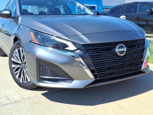 2025 Nissan Altima - Image 2