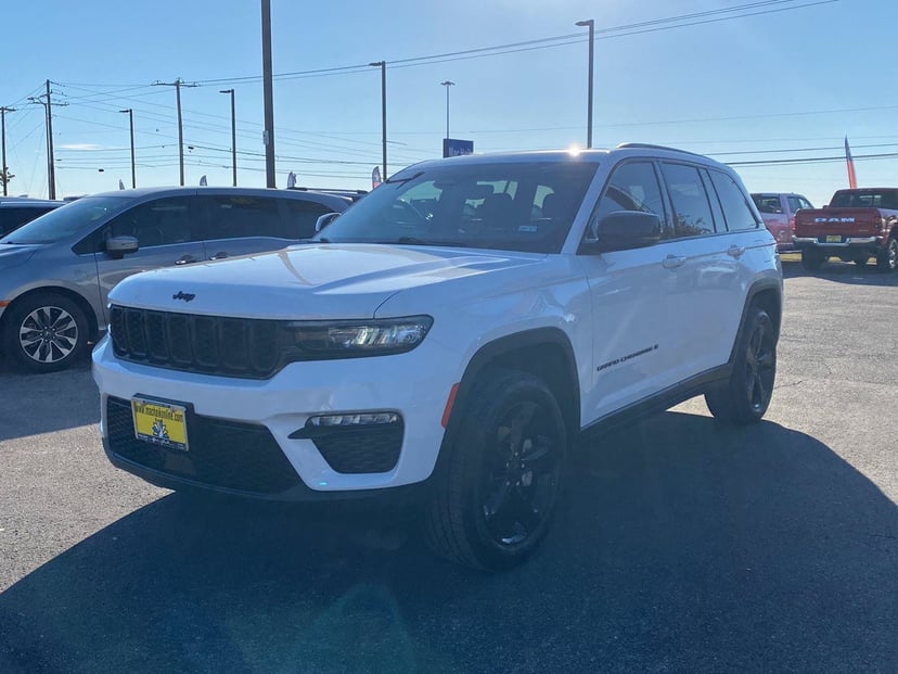 2023 Jeep Grand Cherokee - Image 1