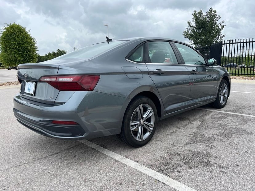 2023 Volkswagen Jetta - Image 2