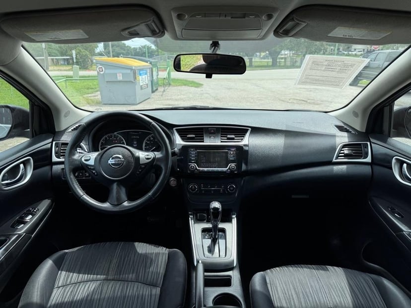 2016 Nissan Sentra - Image 2