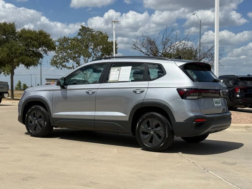 2025 Volkswagen Taos - Image 3