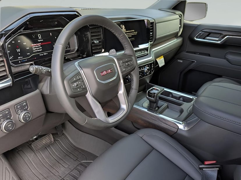 2025 GMC Sierra 1500 - Image 3