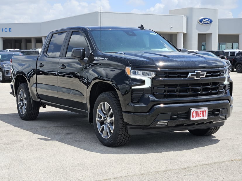2026 Chevrolet Silverado - Image 2