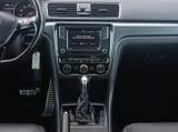 2018 Volkswagen Passat - Preview 3