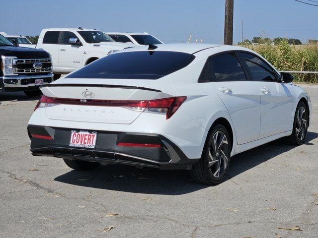 2025 Hyundai Elantra - Image 3
