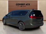 2027 Chrysler Pacifica - Preview 4