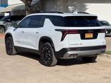 2027 Chevrolet Traverse - Preview 3