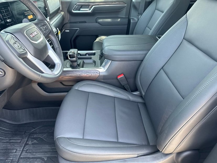 2026 GMC Sierra 1500 - Image 3