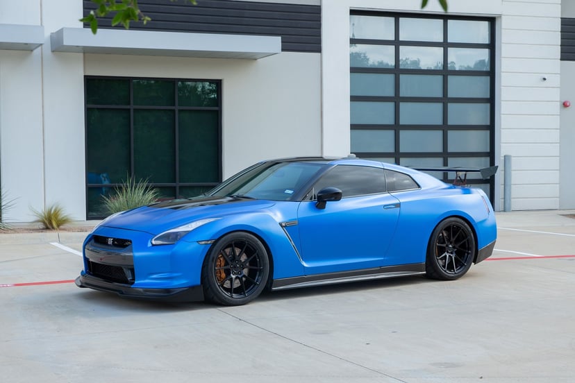 2009 Nissan GT-R - Image 2