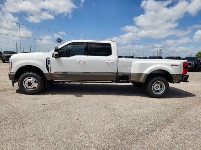 2026 Ford F-350 - Image 2