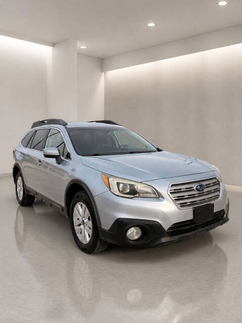 2015 Subaru Outback - Image 1