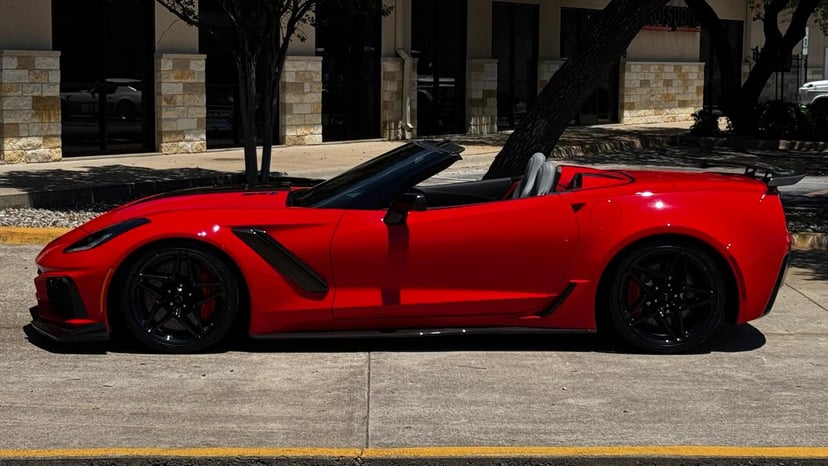 2019 Chevrolet Corvette - Image 3