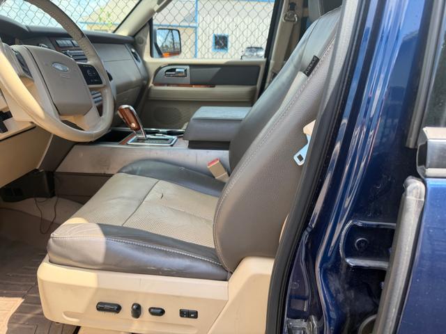 2008 Ford Expedition - Image 2