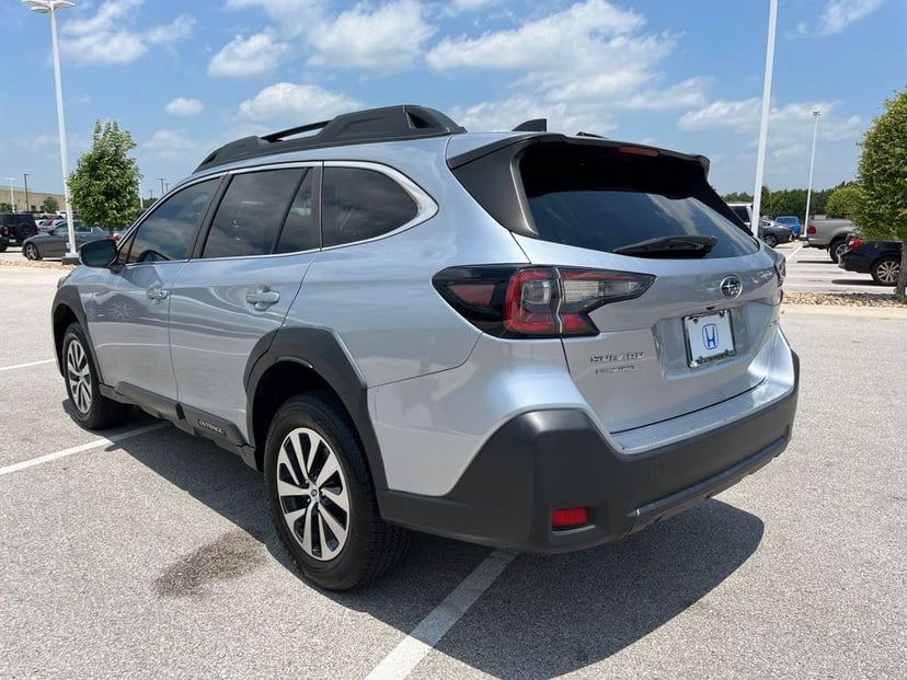 2023 Subaru Outback - Image 2