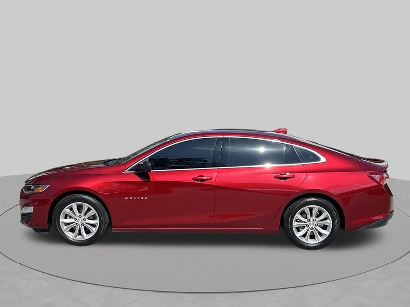2022 Chevrolet Malibu - Image 2