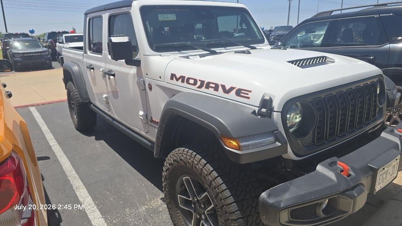 2025 Jeep Gladiator - Image 2