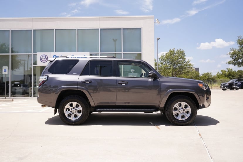 2021 Toyota 4runner - Image 2