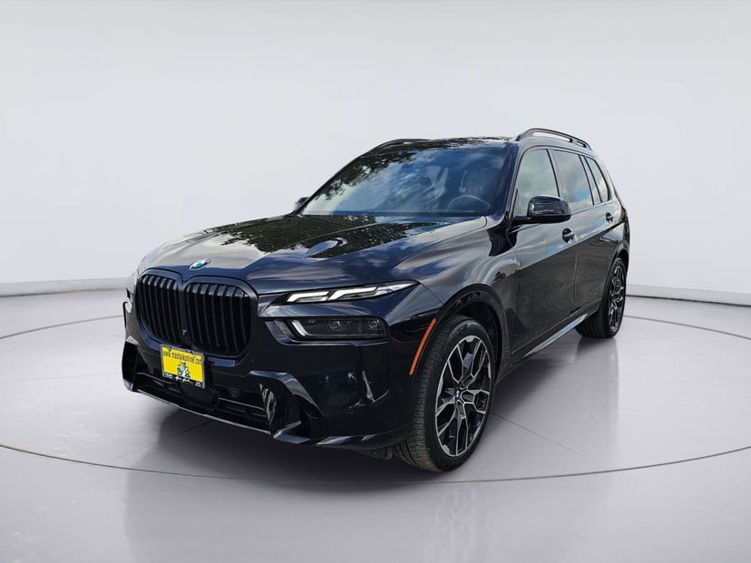 2025 BMW X7 - Image 1