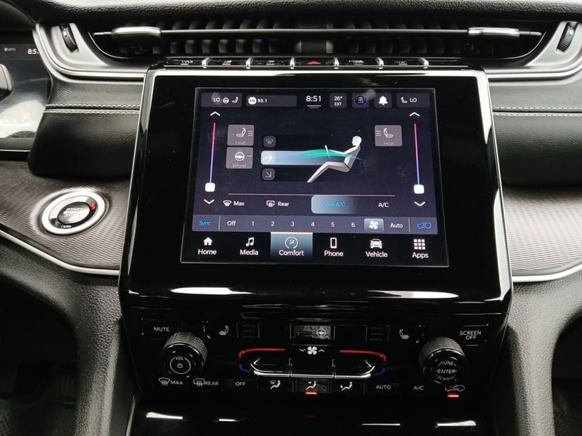 2024 Jeep Grand Cherokee - Image 3