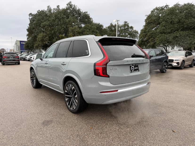 2026 Volvo XC90 - Image 2