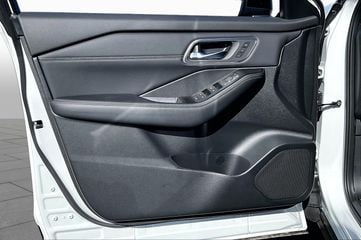 2026 Nissan Rogue - Image 2