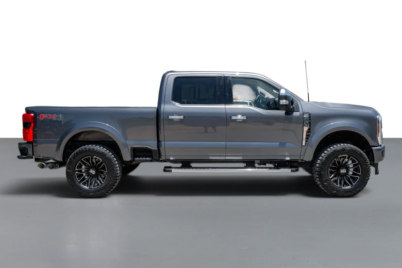 2025 Ford F-250 - Image 3