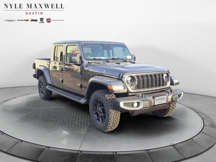 2026 Jeep Gladiator - Image 2