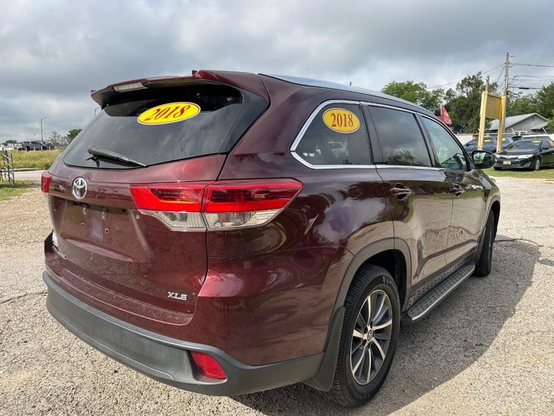 2018 Toyota Highlander - Image 3