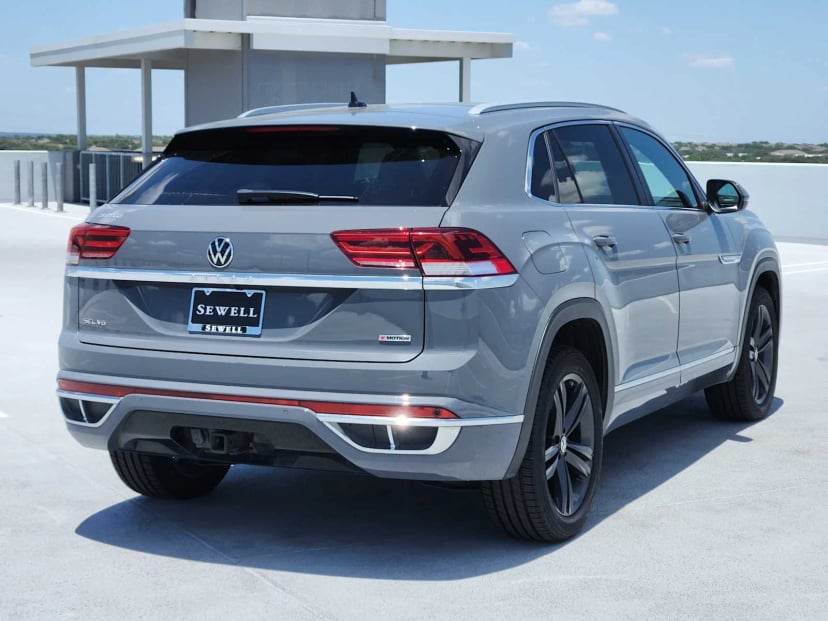 2022 Volkswagen Atlas Cross Sport - Image 3