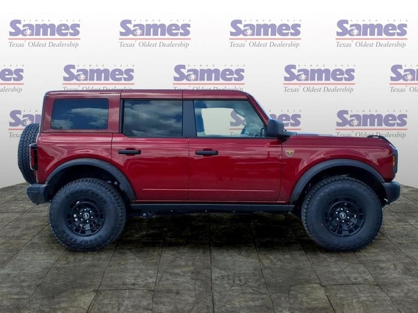 2026 Ford Bronco - Image 2