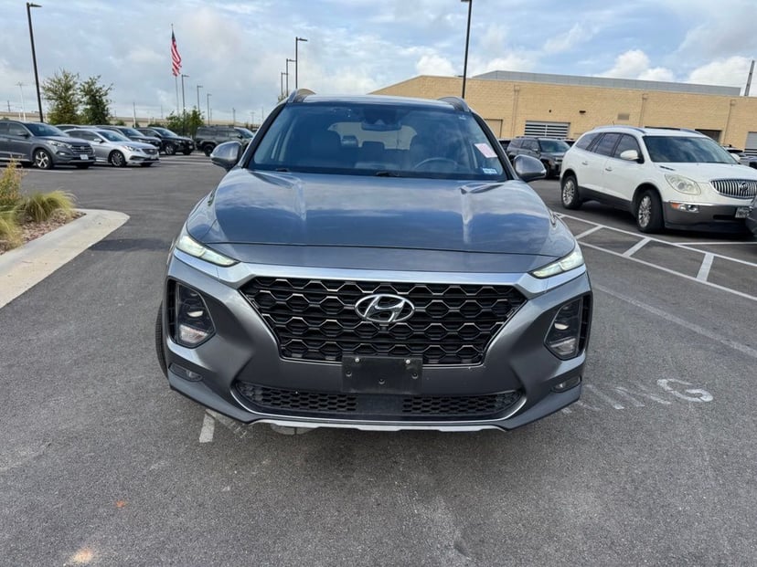 2019 Hyundai Santa Fe - Image 2