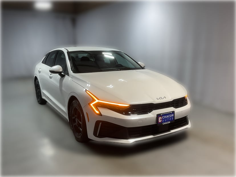 2025 Kia K5 - Image 1