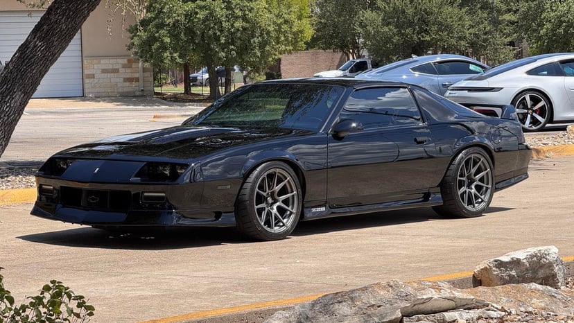 1992 Chevrolet Camaro - Image 1