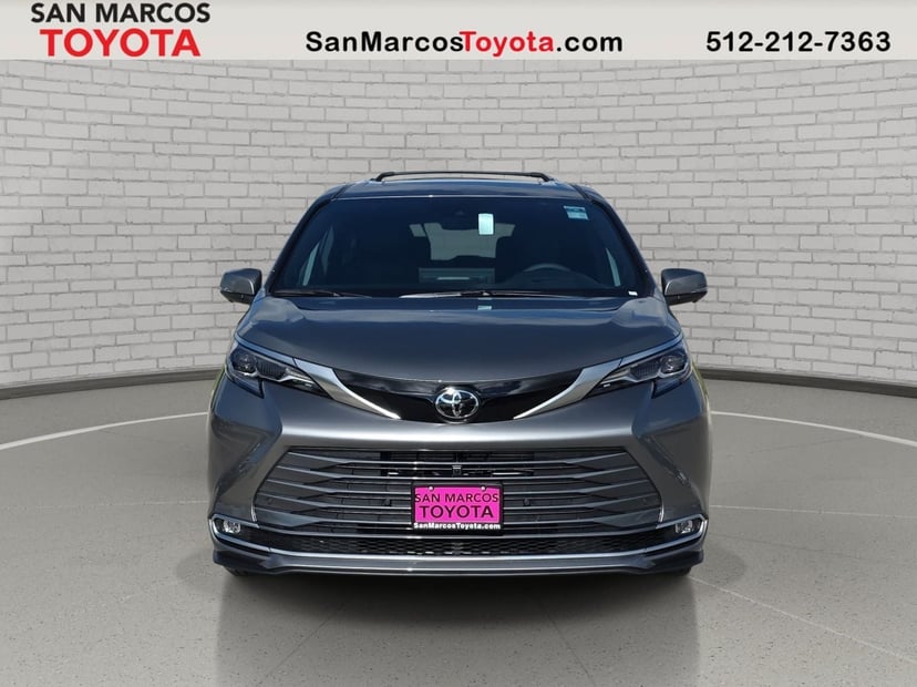 2026 Toyota Sienna - Image 2