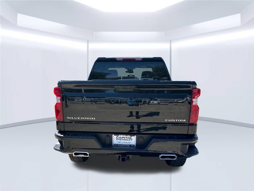 2026 Chevrolet Silverado 1500 - Image 3
