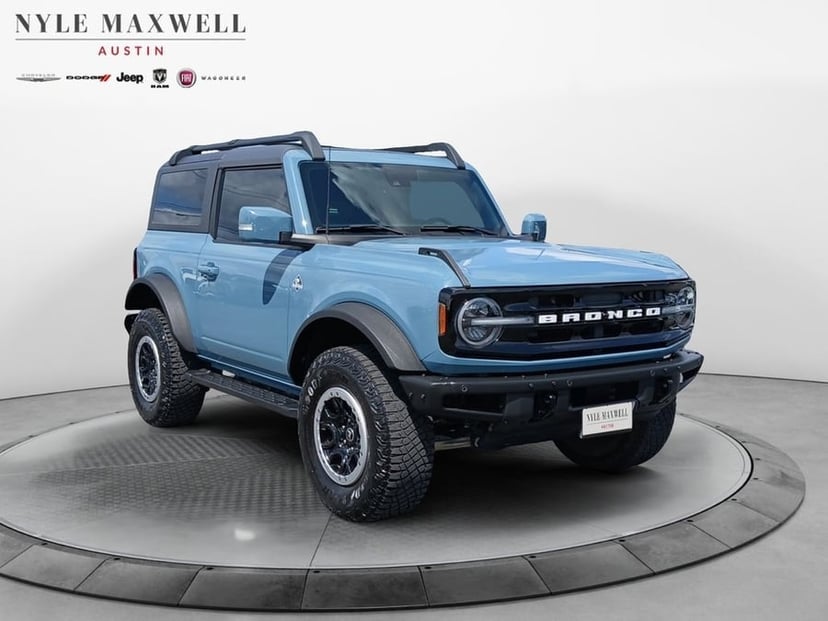 2022 Ford Bronco - Image 2
